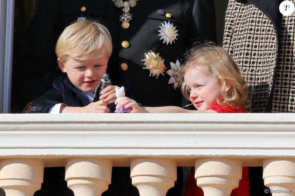 Le Prince Jacques Et La Princesse Gabriella - La Famille Princière De ...