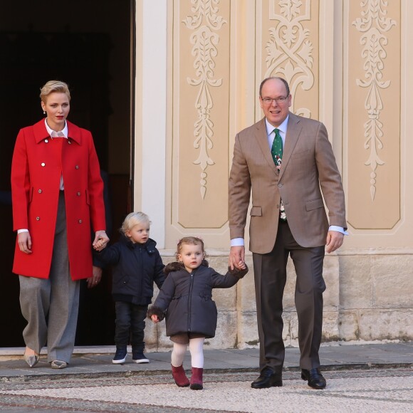 La princesse Gabriella de Monaco et Le prince Jacques de Monaco - Le prince Albert II et la princesse Charlène de Monaco distribuent les cadeaux aux enfants monégasques au palais princier le 14 décembre 2016. © Dominique Jacovides / Bestimage