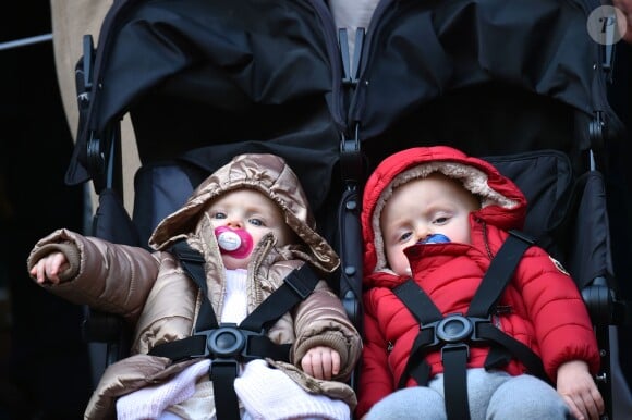 La princesse Gabriella et le prince Jacques - Le prince Albert II de Monaco, sa femme la princesse Charlène de Monaco avec leurs jumeaux le prince Jacques et la princesse Gabriella participent à une "Marche pour le Climat" à Monaco, le 29 novembre 2015. © Bruno Bébert / Bestimage