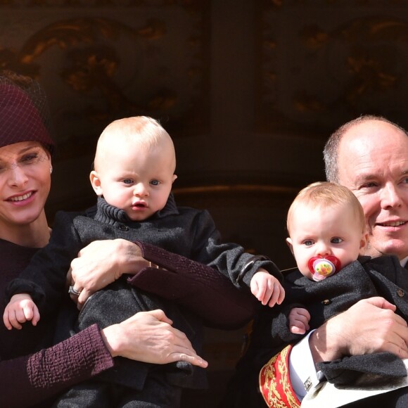 La princesse Charlene, son fils le prince Jacques, le prince Albert II de Monaco et sa fille la princesse Gabriella au balcon du palais princier lors de la fête nationale monégasque. Le 19 novembre 2015 © Bruno Bebert-Dominique Jacovides / Bestimage