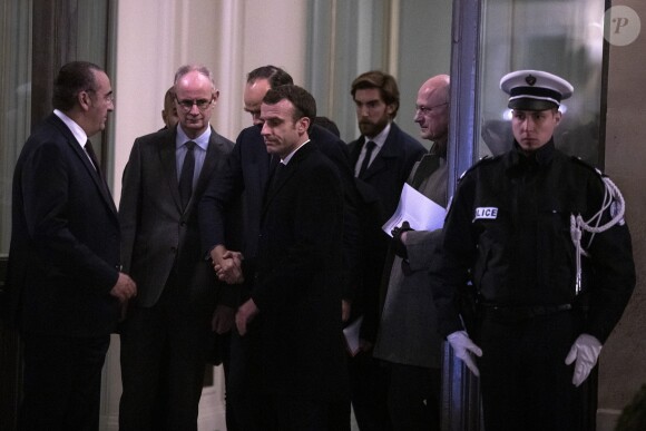 Le président de la République française Emmanuel Macron à la sortie de la réunion de crise avec le Premier ministre Edouard Philippe, le secrétaire d'État auprès du ministre de l'Intérieur Laurent Nuñez, et le directeur de cabinet du ministre de l'Intérieur Stéphane Bouillon au ministère de l'Intérieur à l'hôtel Beauvau à Paris, France, le 12 décembre 2018 (peu après minuit), après une attaque terroriste meurtrière sur le marché de Noël à Strasbourg. Selon le dernier rapport, deux personnes sont mortes et 11 personnes ont été blessées. Le tireur serait en fuite et le motif de l'attaque n'est toujours pas clair. © Etienne Laurent/Pool/Bestimage