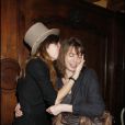  Lou Doillon et Kate Barry à la soirée de lancement de la nouvelle collection Lee Cooper créée par Lou Doillon à Paris en mars 2008 