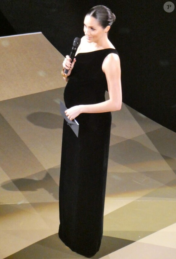 La duchesse de Sussex, Meghan Markle, enceinte à la soirée British Fashion Awards 2018 en partenariat avec Swarovski au Royal Albert Hall à Londres, le 10 décembre 2018.