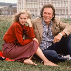 Clint Eastwood et Sondra Locke sur un tournage (non daté)