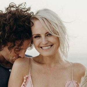 Malin Akerman et Jack Donnelly se sont mariés le 1er décembre 2018 sur une plage du Mexique. Les deux acteurs se sont fiancés l'année précédente, après quelques mois de relation.