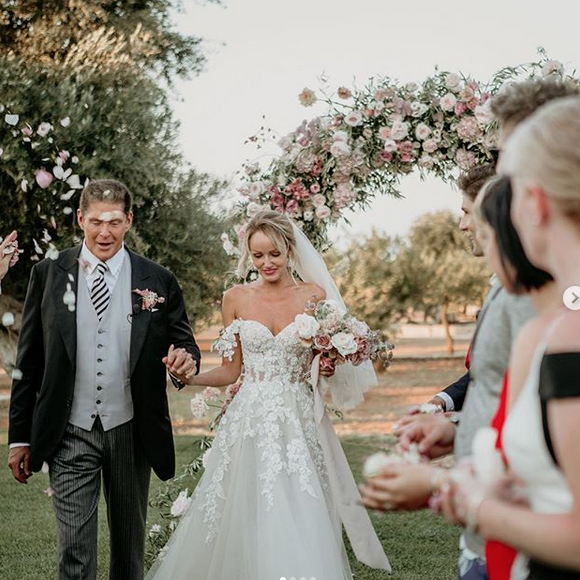 David Hasselhoff et Hayley Roberts se sont mariés en Italie, le 31 juillet 2018. Ils se fréquentaient depuis près de six ans au moment de leurs noces.