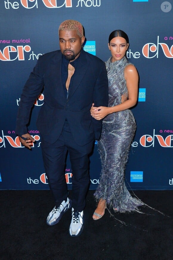 Kim Kardashian et son mari Kanye West arrivent à la première du spectacle de Cher au théâtre Neil Simon à New York, le 3 décembre 2018.