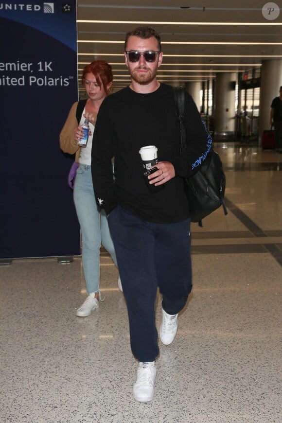 Exclusif - Sam Smith a été aperçu à l'aéroport de Los Angeles, le 13 août 2018.
