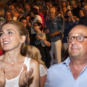 Exclusif - François Hollande et Julie Gayet - Festival de Ramatuelle le 4 août 2018. Un dîner était donné à l'issue de la représentation. © Cyril Bruneau / Festival de Ramatuelle / Bestimage