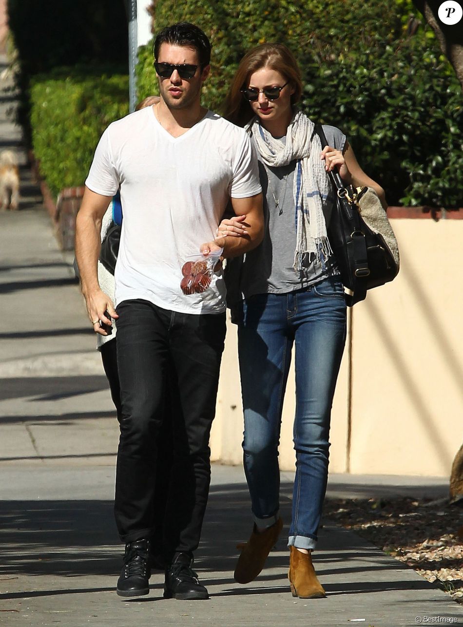 Exclusif - Emily VanCamp et son petit ami Joshua Bowman se rendent chez un ami à West Hollywoodle 13 février 2014.