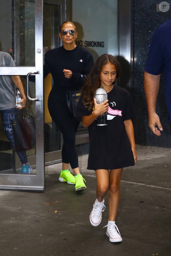 Jennifer Lopez et ses enfants Emme et Max à la sortie d'un studio d'enregistrement à New York, le 30 juillet 2018