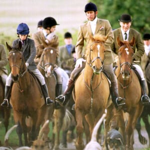 Prince Charles, William et Harry à la chasse à cheval à Beaufort le 21 octobre 1994.