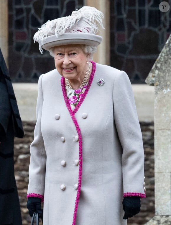 La reine Elisabeth II - La famille royale britannique se rend à la messe de Noël à l'église Sainte-Marie-Madeleine à Sandringham, le 25 décembre 2018.