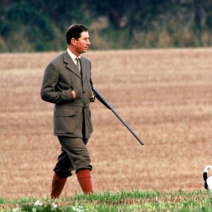 Le prince Charles en pleine partie de chasse à Sandringham, en 1995.