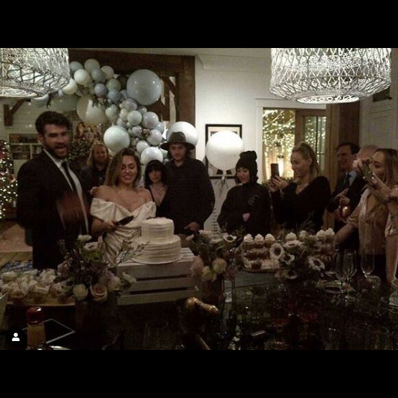 Billy Ray Cyrus partage une partage une photo du mariage de sa fille Miley Cyrus avec Liam Hemsworth célébré le 23 décembre 2018.