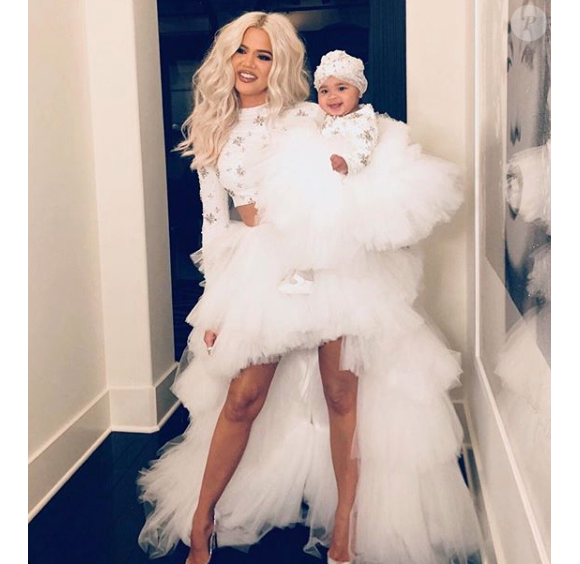 Khloé Kardashian et sa fille True lors de la fête de Noël familiale à Los Angeles le 24 décembre 2018.