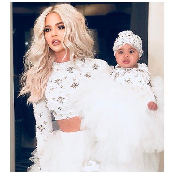 Khloé Kardashian et sa fille True lors de la fête de Noël familiale à Los Angeles le 24 décembre 2018.