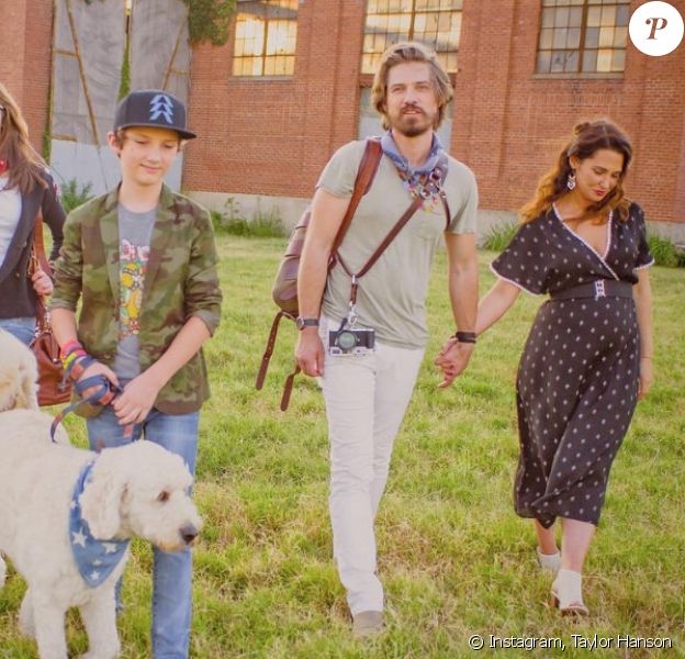 Taylor Hanson, son épouse Natalie et leurs cinq premiers enfants - août 2018.