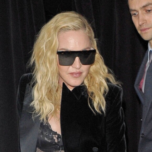 Exclusif - Madonna quitte le restaurant Casa Cruz à Londres le 29 novembre 2018.