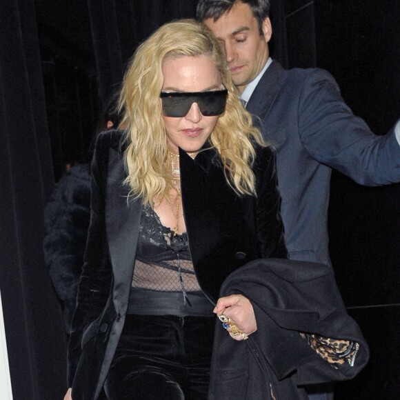 Exclusif - Madonna quitte le restaurant Casa Cruz à Londres le 29 novembre 2018.