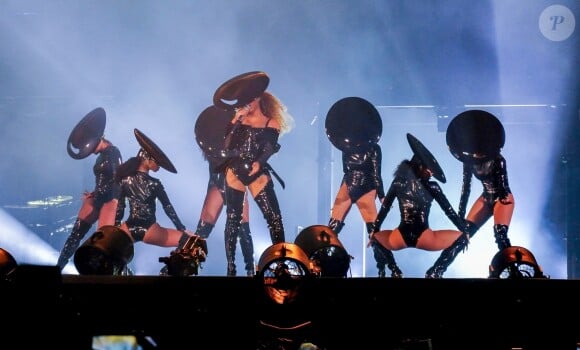Beyoncé et JAY-Z donnent le coup d'envoi de la tournée "On The Run II" au Principality Stadium à Cardiff, le 6 juin 2018.