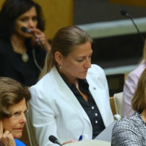 La reine Silvia de Suède et la princesse Madeleine lors d'une conférence sur l'exploitation sexuelle des enfants à l'ONU à New York le 3 octobre 2018.