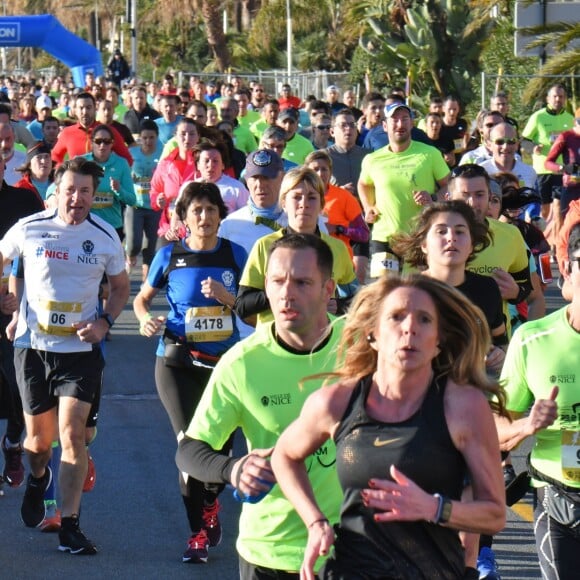 Christian Estrosi, le maire de Nice, et sa femme Laura Tenoudji participent à la 20eme édition de la Prom'Classic, une course à pied de 10kms sur la Promenade des Anglais à Nice le 6 janvier 2019. © Bruno Bebert / Bestimage