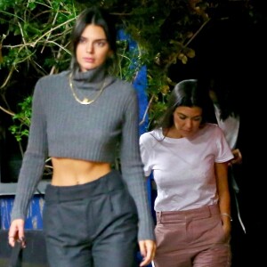 Exclusif - Kourtney Kardashian et sa soeur Kendall Jenner à Hollywood le 3 octobre 2018