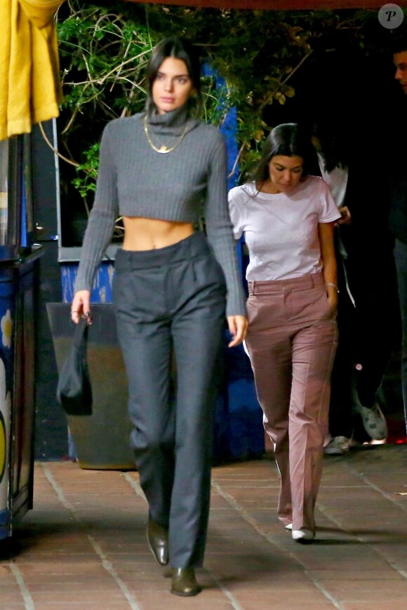 Exclusif - Kourtney Kardashian et sa soeur Kendall Jenner à Hollywood le 3 octobre 2018