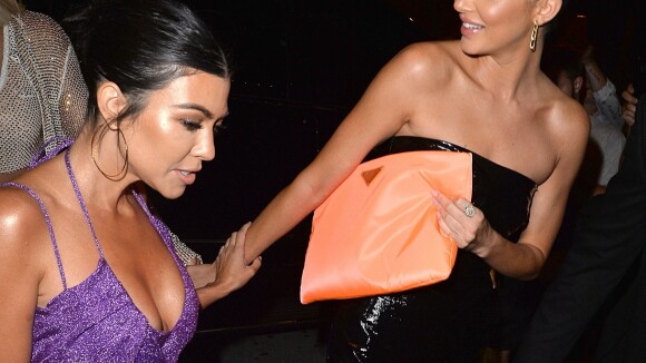 Kendall Jenner et Kourtney Kardashian : Fesses rebondies dans un bain à remous