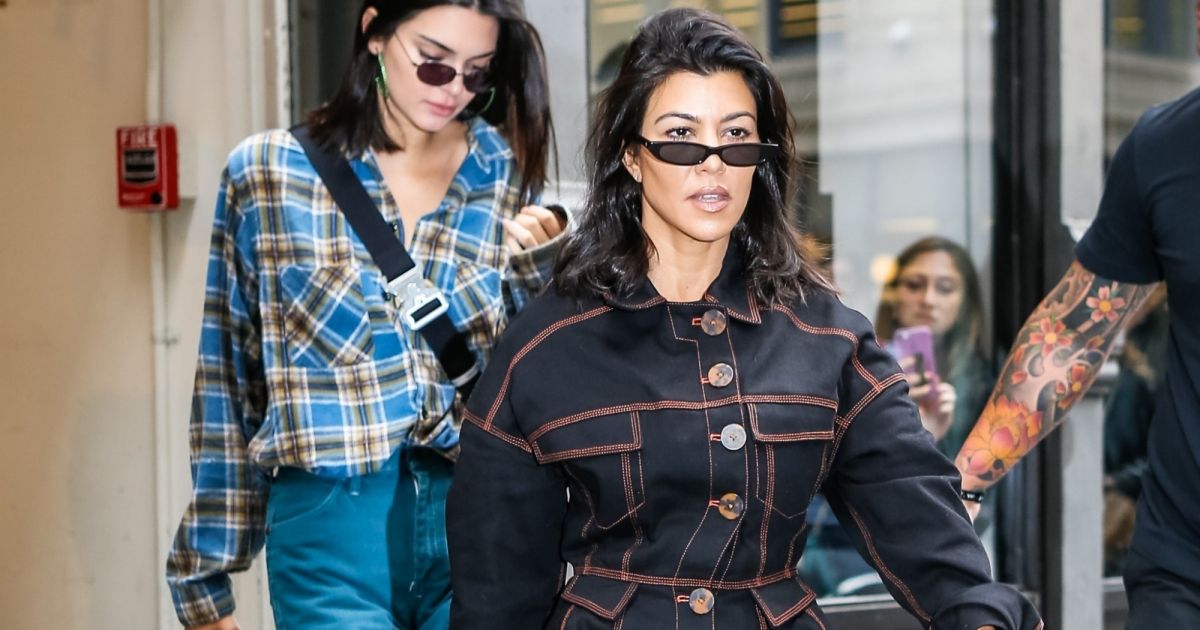 Kourtney Kardashian et sa soeur Kendall Jenner sont allées déjeuner au