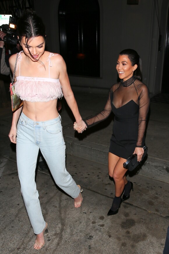 Kendall Jenner et Kourtney Kardashian sont allées diner au restaurant "Craig's" à West Hollywood le 18 février 2018