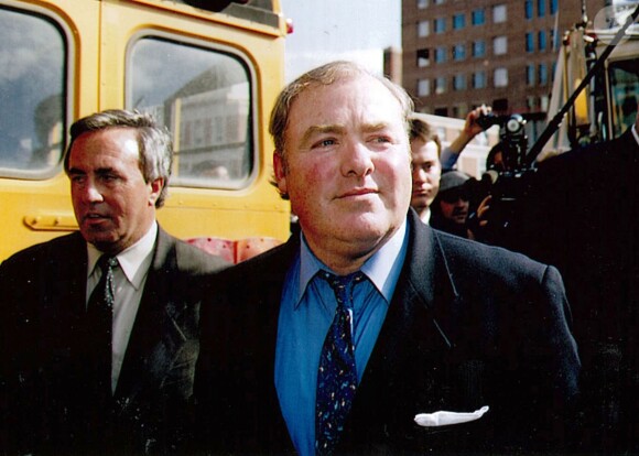 Archives - Le neveu de John Fitzgerald Kennedy, Michael Skakel, verra son proces revise par le juge Thomas Bishop. Il avait ete accuse en 1975 d'avoir assassine sa voisine de 15 ans, Martha Moxley.