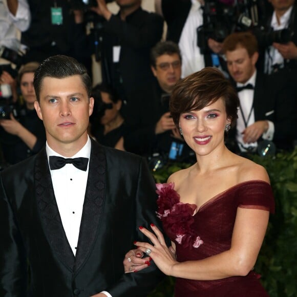 Scarlett Johansson et son compagnon Colin Jost - Les célébrités arrivent à l'ouverture de l'exposition Heavenly Bodies: Fashion and the Catholic Imagination à New York, le 7 mai 2018 © Sonia Moskowitz/Globe Photos via Zuma/Bestimage