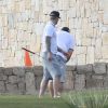 Exclusif - Behati Prinsloo et son mari Adam Levine en vacances à Cabo San Lucas au Mexique le 9 janvier 2019. Le couple vient d'acquérir la maison de Ben Affleck et Jennifer Garner pour la modique somme de 32 millions de dollars. Pendant que Adam joue au golf, Behati prend un petit déjeuner avec des amis.