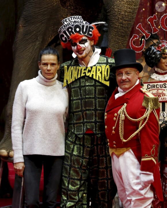 La princesse Stéphanie de Monaco pose avec une partie des artistes programmés lors du Festival International de cirque de Monte-Carlo sous le chapiteau de Fontvieille à Monaco le 15 janvier 2019. Le Festival se déroule du 17 au 27 janvier. © Jean-François Ottonello / Nice Matin / Bestimage