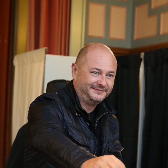 Sébastien Cauet vote à la mairie du Touquet pour le second tour de l'élection présidentielle le 7 mai 2017. © Dominique Jacovides - Sébastien Valiela / Bestimage