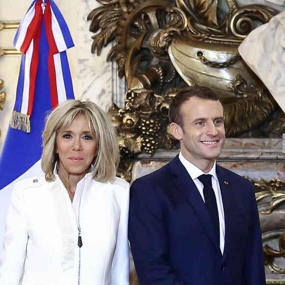 La première dame Brigitte Macron, le président Emmanuel Macron - Le président de l'Argentine et sa femme accueillent le couple présidentiel français à la Casa Rosada à Buenos Aires le 29 novembre 2018. © Stéphane Lemouton / Bestimage