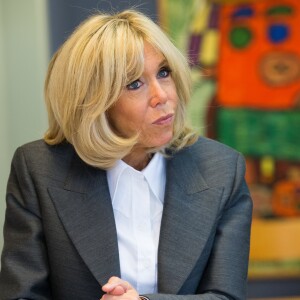 Brigitte Macron et la reine Mathilde de Belgique visitent " La Maisonnée ", un centre pour personnes souffrant de handicap mental, lors d'une visite d'état en Belgique le 20 novembre 2018.