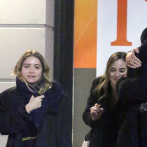 Exclusif - Ashley Olsen et son compagnon Louis Eisner lors d'une sortie nocturne à New York le 13 janvier 2019. Ils sont accompagnées par le frère de Louis, Charlie et sa compagne.