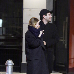 Exclusif - Ashley Olsen et son compagnon Louis Eisner lors d'une sortie nocturne à New York le 13 janvier 2019.