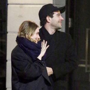 Exclusif - Ashley Olsen et son compagnon Louis Eisner lors d'une sortie nocturne à New York le 13 janvier 2019.