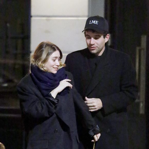 Exclusif - Ashley Olsen et son compagnon Louis Eisner lors d'une sortie nocturne à New York le 13 janvier 2019.