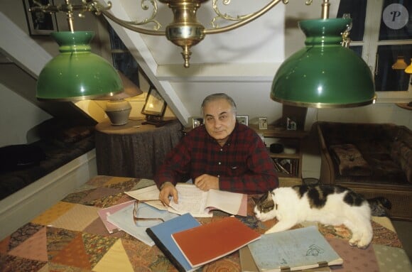 Archives - Rendez-vous avec François Perrot à son domicile dans le quartier de Montmartre à Paris. Mars 1986 © Alain Canu via Bestimage