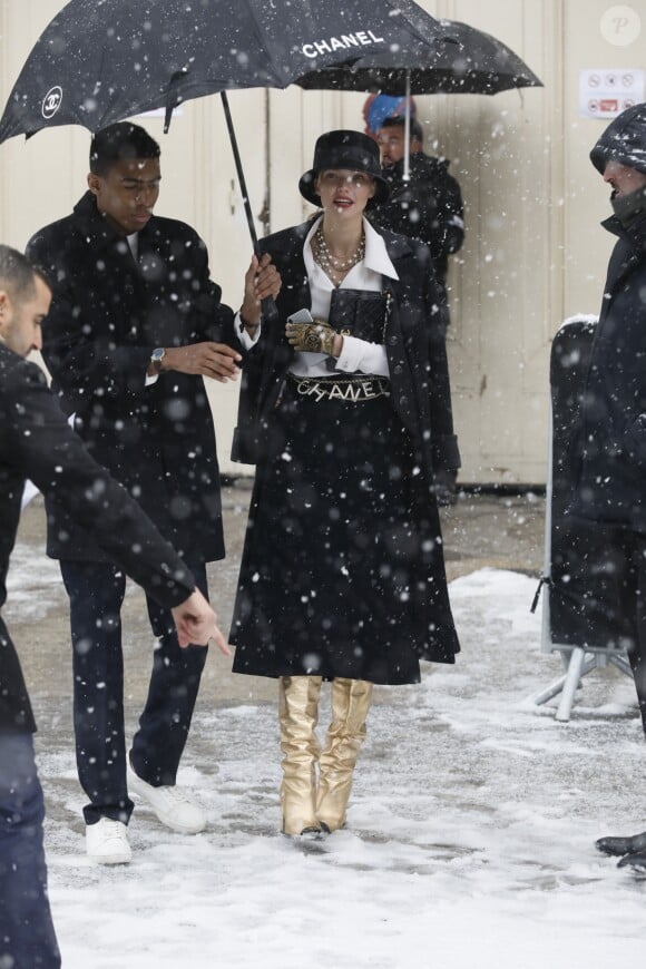 Sasha Luss à la sortie du défilé Chanel au Grand Palais lors de la Fashion Week Haute Couture collection printemps/été 2019 de Paris, France, le 22 janvier 2019. © CVS/Bestimage