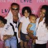 Jean-Roch avec sa femme Anaïs Pedri Monory et leurs trois enfants Rocky, Santo et Cielo. Instagram le 13 octobre 2018.