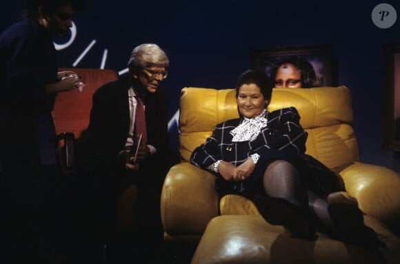 Henry Chapier recevant Simone Veil dans l'émission Le Divan, en 1988.