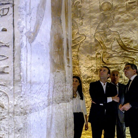 Le président de la République française Emmanuel Macron, son épouse la première dame Brigitte Macron, le ministre de la Culture Franck Riester et le ministre de l'Europe et des Affaires Etrangères Jean-Yves Le Drian visitent le temple au temple d'Abou Simbel – Le couple présidentiel entame sa vitie de trois jours en Egypte, le dimanche 27 janvier 2019 © Eliot Blondet/Pool/Bestimage