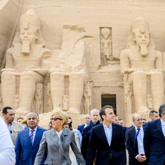 Le président de la République française Emmanuel Macron, son épouse la première dame Brigitte Macron, le ministre de la Culture Franck Riester et le ministre de l'Europe et des Affaires Etrangères Jean-Yves Le Drian visitent le temple au temple d'Abou Simbel – Le couple présidentiel entame sa vitie de trois jours en Egypte, le dimanche 27 janvier 2019 © Eliot Blondet/Pool/Bestimage