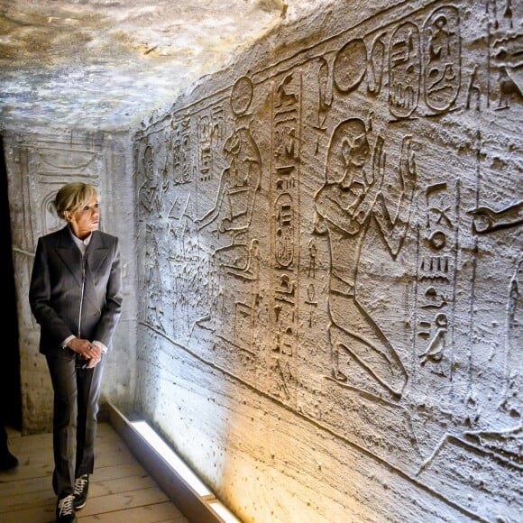 Le président de la République française Emmanuel Macron, son épouse la première dame Brigitte Macron, le ministre de la Culture Franck Riester et le ministre de l'Europe et des Affaires Etrangères Jean-Yves Le Drian visitent le temple au temple d'Abou Simbel – Le couple présidentiel entame sa vitie de trois jours en Egypte, le dimanche 27 janvier 2019 © Eliot Blondet/Pool/Bestimage